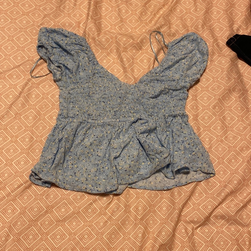 Blue cropped dress shirt